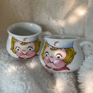 Campbell’s soup cups pair